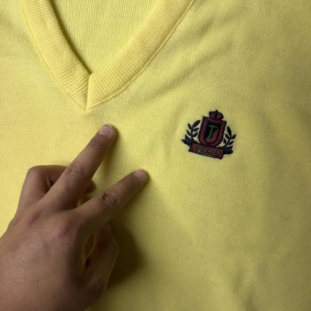 IZOD Sweater Mens M Yellow Acrylic V Neck Embroidered Crest Knit Pullover